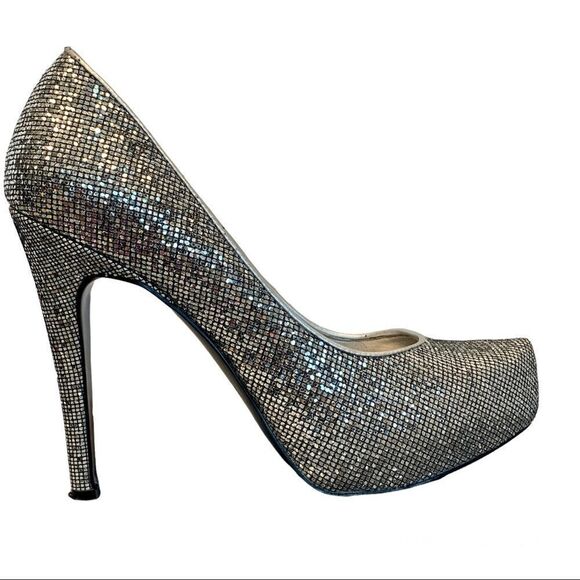 Bcbgeneration Silver shimmer sparkly High heel pumps Sz 8 - Picture 1 of 9